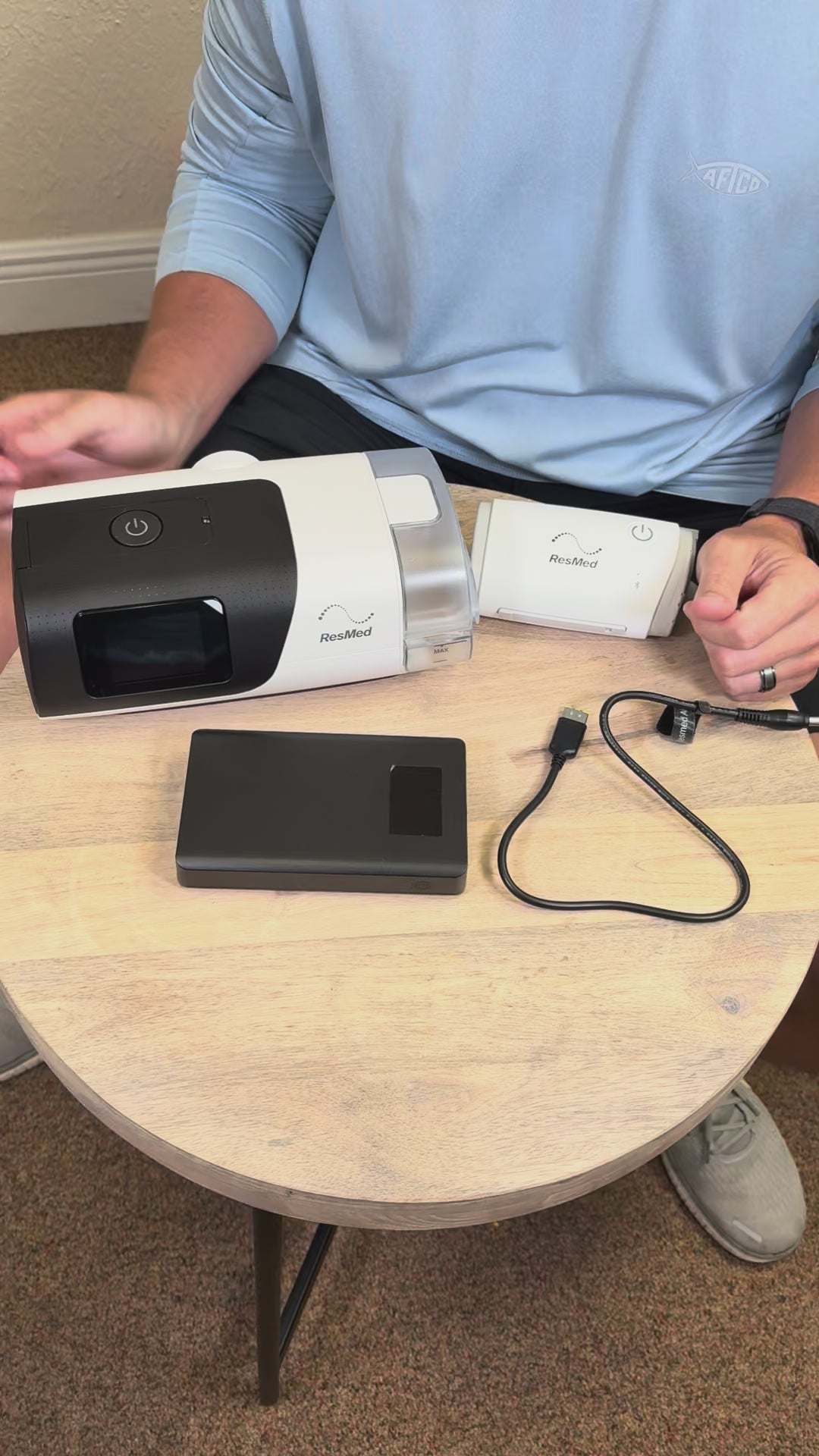 Universal CPAP Battery in use on the AirSense 11 and AirMini Travel CPAPs. 